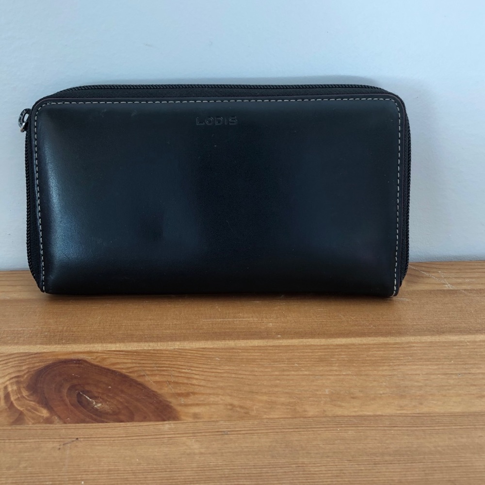 Black Lodi’s RFID all around zipper wallet.